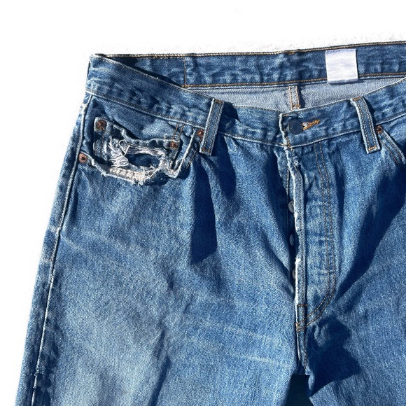 Vintage Levi’s 501 button fly front all blue distressed washed denim jeans - Picture 3 of 7